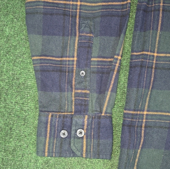 Eddie Bauer | 'Eddie's Favorite Flannel' 2-Ply Cotton Plaid Button Down Flannel - Picture 15 of 16